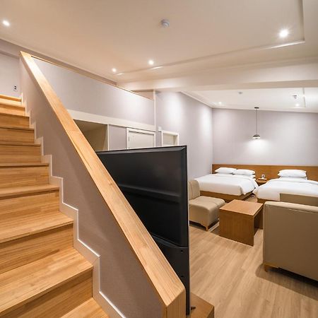 Mono Hotel Suwon Exterior photo
