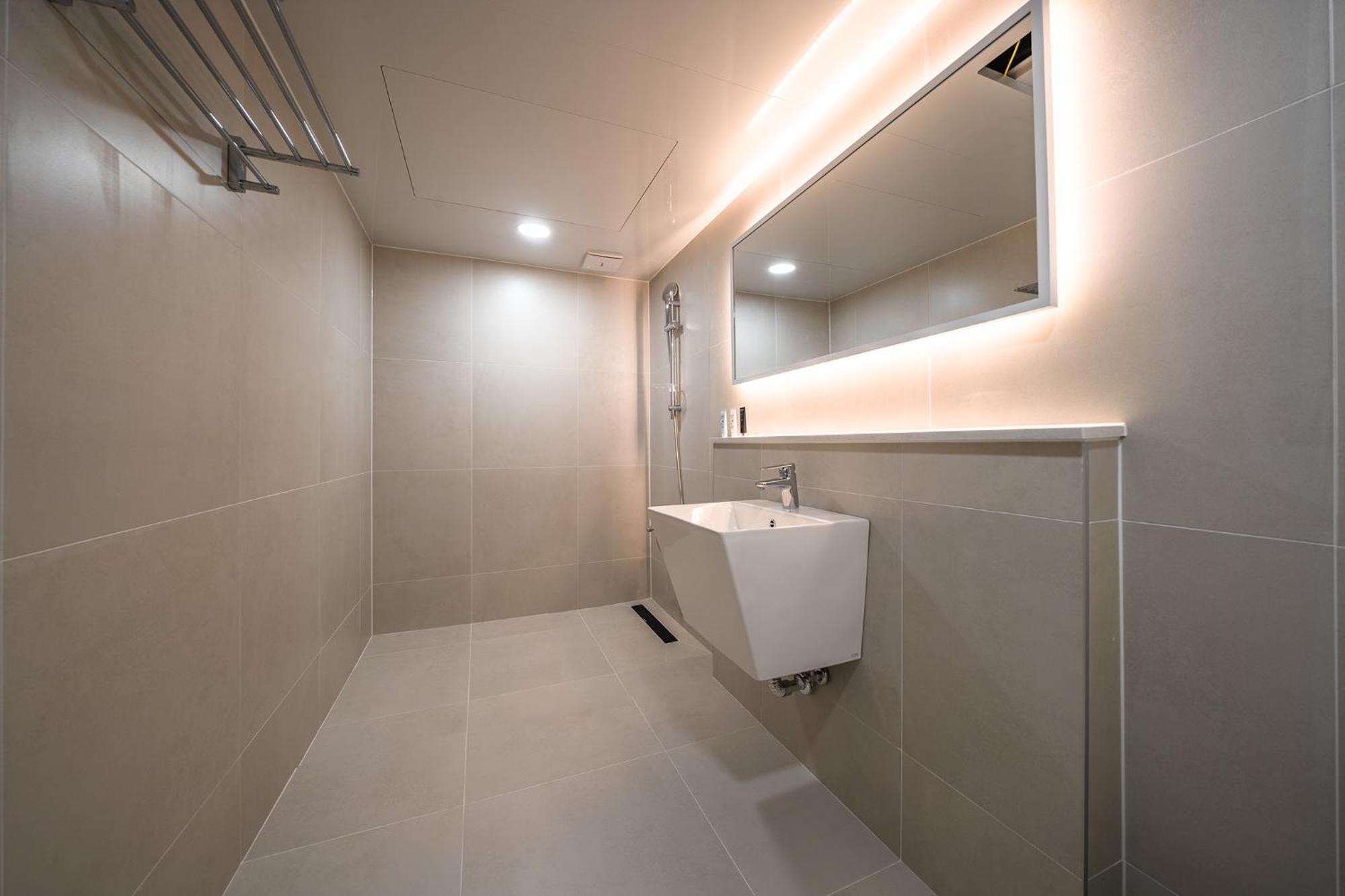 Mono Hotel Suwon Exterior photo