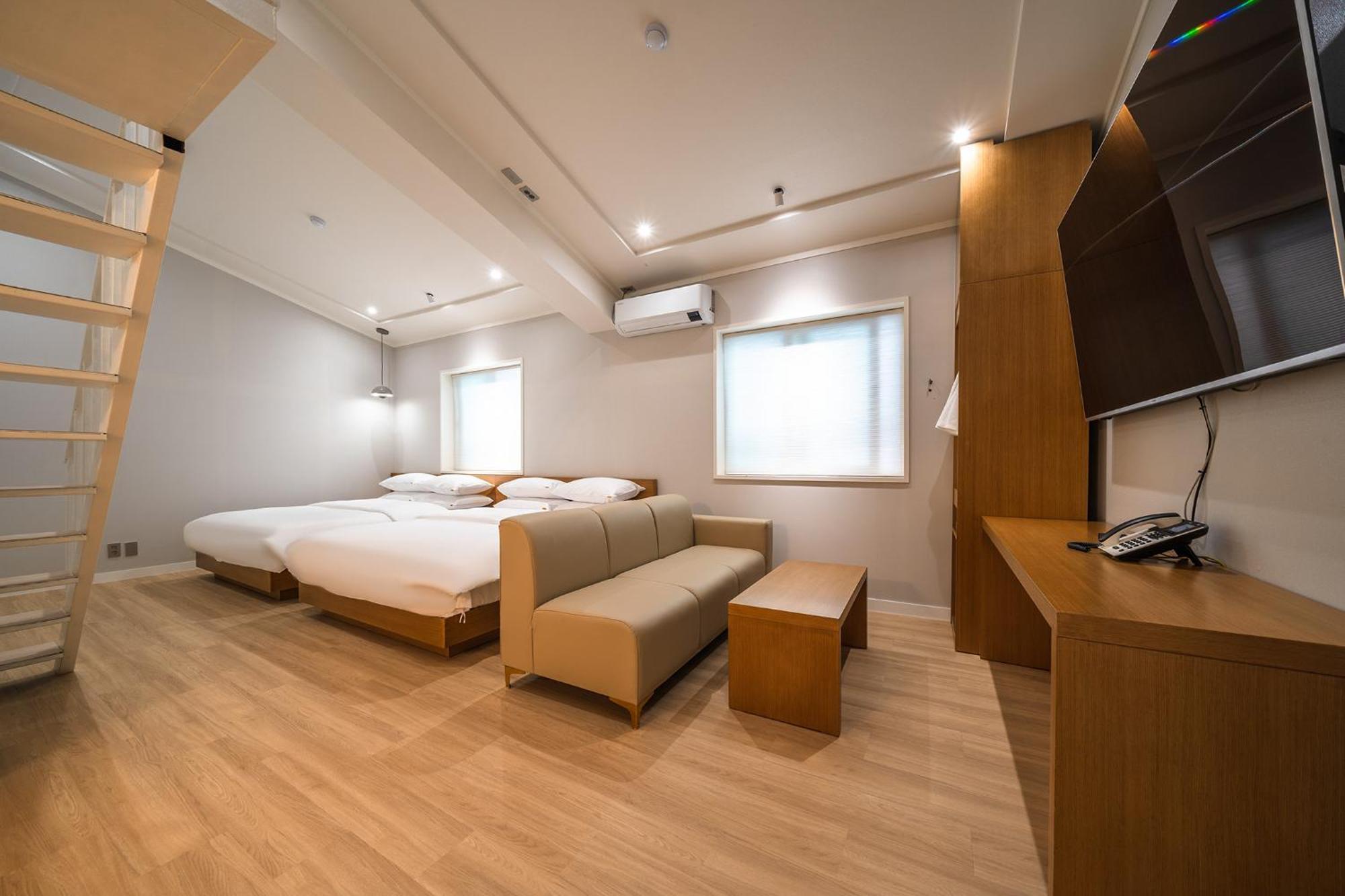 Mono Hotel Suwon Exterior photo