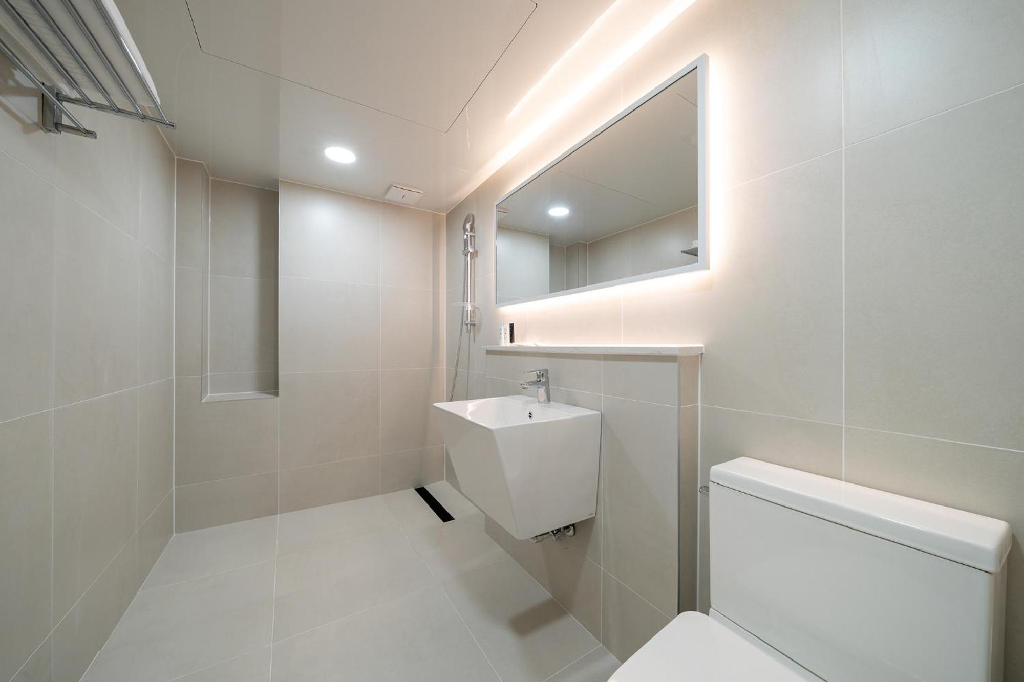 Mono Hotel Suwon Exterior photo
