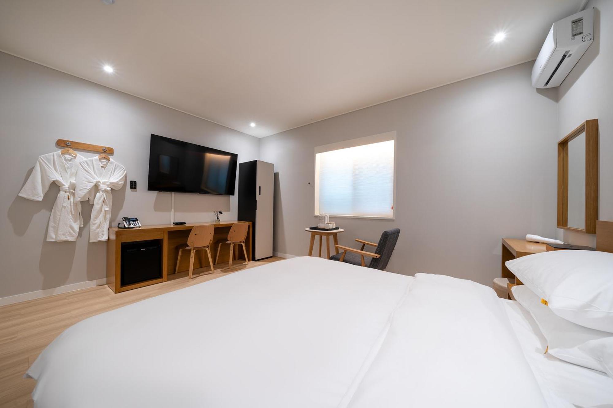 Mono Hotel Suwon Exterior photo