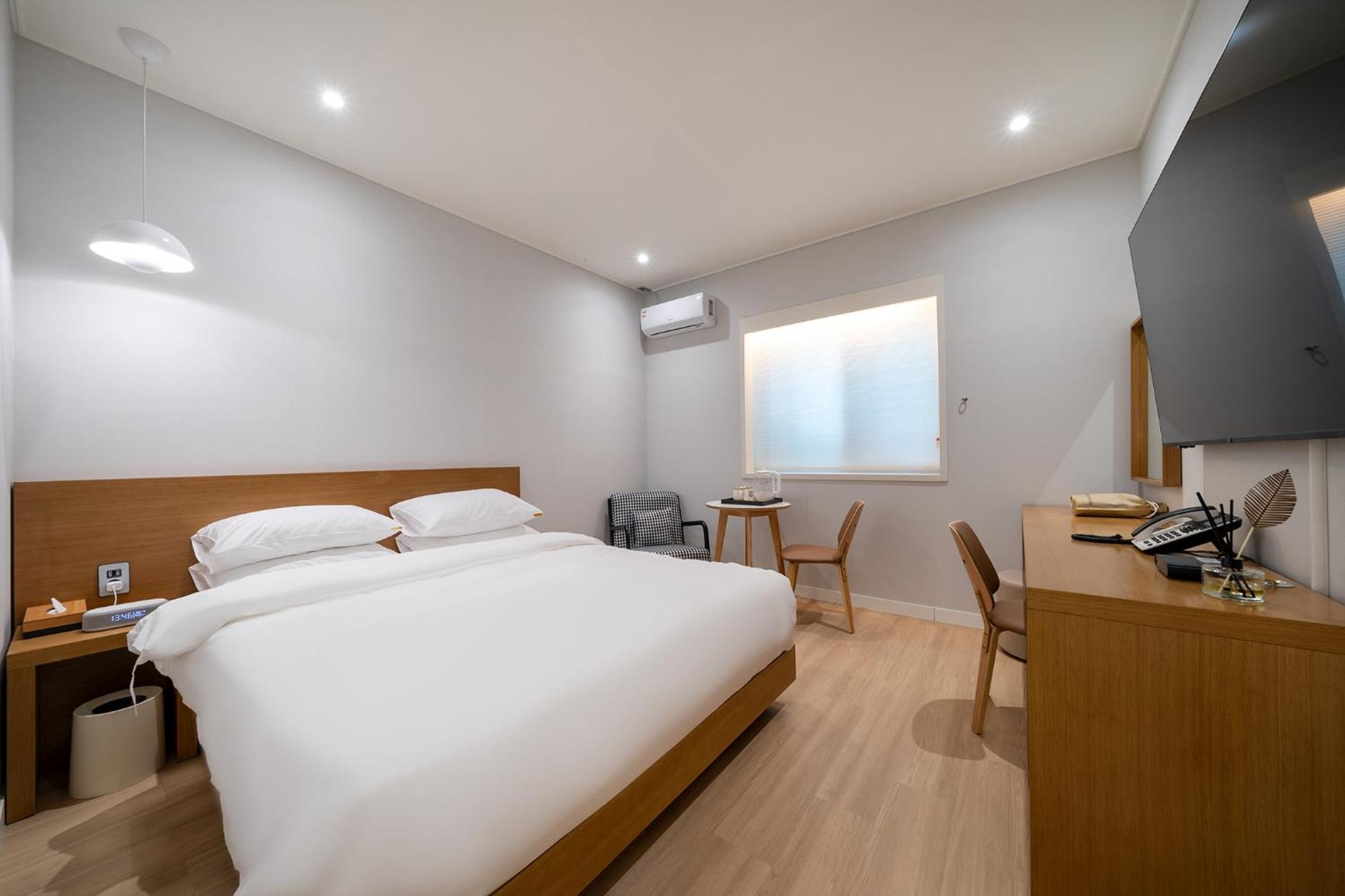 Mono Hotel Suwon Exterior photo